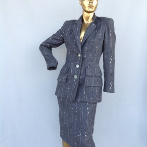 Valentino vintage grey and white wool skirt suit,-slim line jacket- pencil skirt- made in ITALY  sz 44 EU sz 10 USA