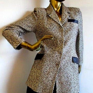ST JOHN  vintage 90s/ 80s wool suit jacket,get a major fashion lift with this awesome jacket sz8