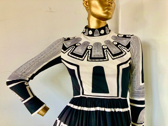 SZ XS vintage 1970s  long dress - bold op art pri… - image 3