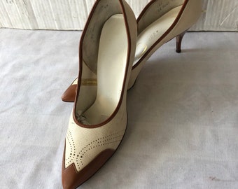 Vintage 1960s Leather Spectator Pumps, Size 8, Movie Star Style