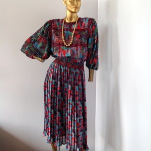 vintage 1980s DIANE FRES enchanting dress,add a feminine feel to your day in this floaty dress sz s/m