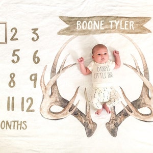 Deer Buck Meilenstein-Decke, Geweih-Baby-Decke, Wald-Meilenstein-Decke, Baby-Meilenstein-Decke, Babyparty-Geschenk für Jungen