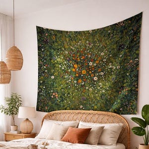 Tapiz de prado de flores silvestres, tapiz floral verde, tapiz botánico, decoración de habitación estilo cottagecore, arte mural natural, tapiz bohemio para dormitorio imagen 1