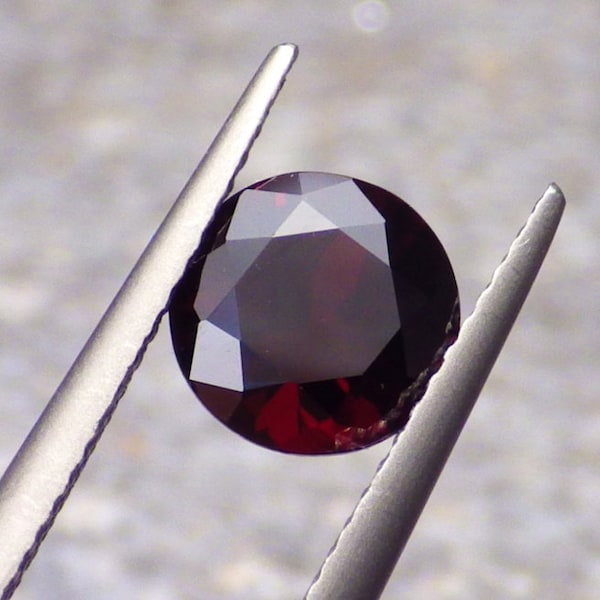 Chrome Pyrope Garnet, Tanzania 1.65 Ct Flawless, Deep Red Color, Round Cut 7.4 x 4.6 mm, Video Outside