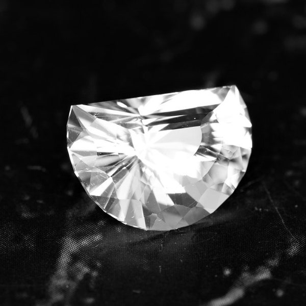 Beryl var. Goshenite, Mozambique 2.77 Ct Clarity VVS1, Half Moon Cut, For Jewelry, Video on a Hand