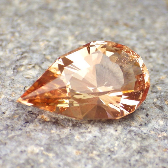 Peach pink gold Schiller Oregon Sunstone 6.87 Ct Clarity Vvs1