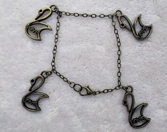 Love Swan Charm Chain Bracelet