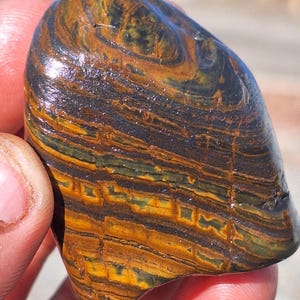MAGNETIC Genesis Stone T17 Wyoming BIF Banded Ironstone iron Hematite Magnetite jasperite seer stone therapy rock tiger eye root chakra
