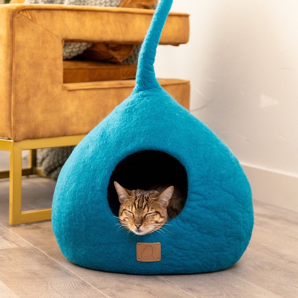 Aesthetic Soft Cat Cave with Tail - Organic Merino Felt Wool - Happy Cat or Money Back - Wholesome Pet Gift - Modern Pet Cave - Fun Cat Bed
