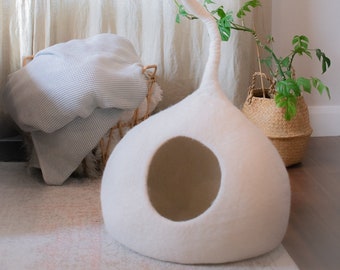 EXPEDITED SHIPPING - Aesthetic Soft Cat Cave/Bed with Tail - Organic Merino Felt Wool - Wholesome Pet Gift - Happy Cat or Money Back