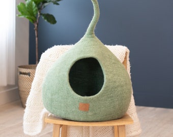 Aesthetic Soft Cat Cave with Tail - Organic Merino Felt Wool - Happy Cat or Money Back - Wholesome Pet Gift - Modern Pet Cave - Fun Cat Bed