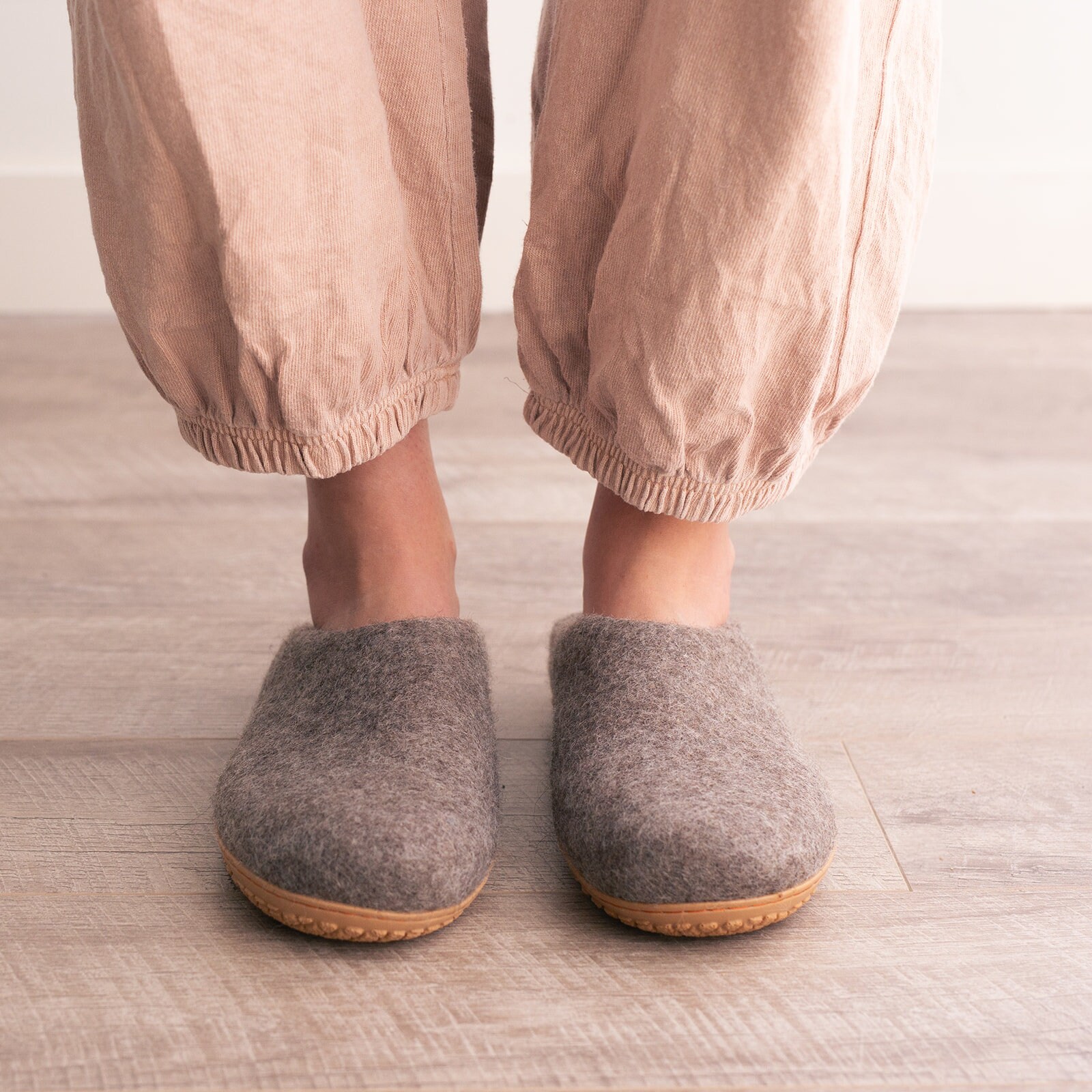Wool slippers - Etsy 日本 