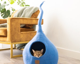 Aesthetic Soft Cat Cave with Tail - Organic Merino Felt Wool - Happy Cat or Money Back - Wholesome Pet Gift - Modern Pet Cave - Fun Cat Bed