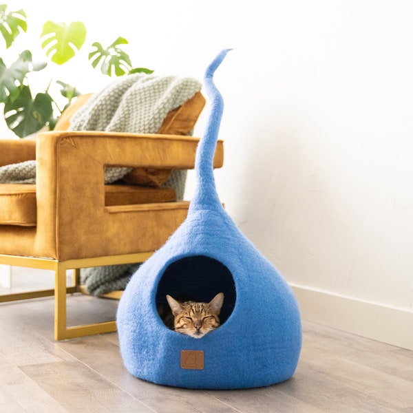 Aesthetic Soft Cat Cave with Tail - Organic Merino Felt Wool - Happy Cat or Money Back - Wholesome Pet Gift - Modern Pet Cave - Fun Cat Bed