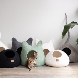 BEST AESTHETIC Cat Bed Natural Organic Merino Felt Wool SOFT, Wholesome, Cute 1 Modern Cat Corner Cave Handmade Round Style image 9