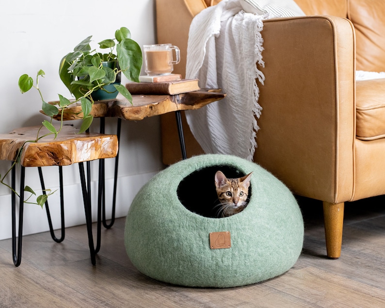 BEST AESTHETIC Cat Bed Natural Organic Merino Felt Wool SOFT, Wholesome, Cute 1 Modern Cat Corner Cave Handmade Round Style Eucalyptus Green