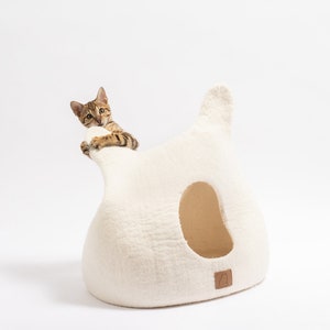 BEST AESTHETIC Cat Bed with Ears Natural Organic Merino Felt Wool SOFT, Wholesome, Cute 1 Modern Cat Corner Cave Handmade and Fun Snow White