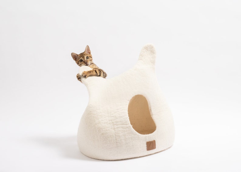 BEST AESTHETIC Cat Bed with Ears Natural Organic Merino Felt Wool SOFT, Wholesome, Cute 1 Modern Cat Corner Cave Handmade and Fun Snow White