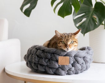 BEST New Cat Bed Basket from Natural Organic Merino Chunky Knit Wool, SOFT Wholesome, Cute #1 Modern "Pet Corner" Bed Handmade Round Style