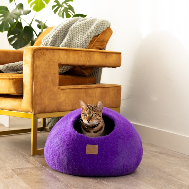 BEST AESTHETIC Cat Bed Natural Organic Merino Felt Wool SOFT, Wholesome, Cute 1 Modern Cat Corner Cave Handmade Round Style Plum Purple