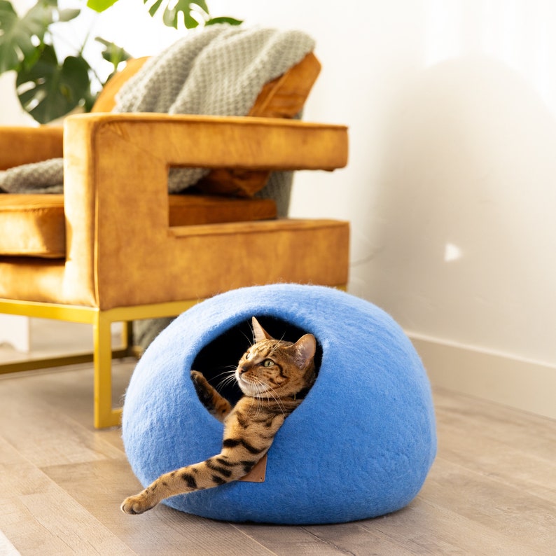 BEST AESTHETIC Cat Bed Natural Organic Merino Felt Wool SOFT, Wholesome, Cute 1 Modern Cat Corner Cave Handmade Round Style Sky Blue