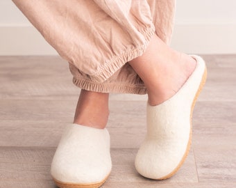 Luxe biologische merinowolpantoffels | Vrouwen | Milieuvriendelijke warmte, antislip rubberen of lederen voetzool, steunzool voor thuis, gezellig comfort cadeau