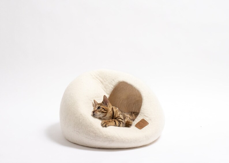 BEST AESTHETIC Cat Bed Natural Organic Merino Felt Wool image 9