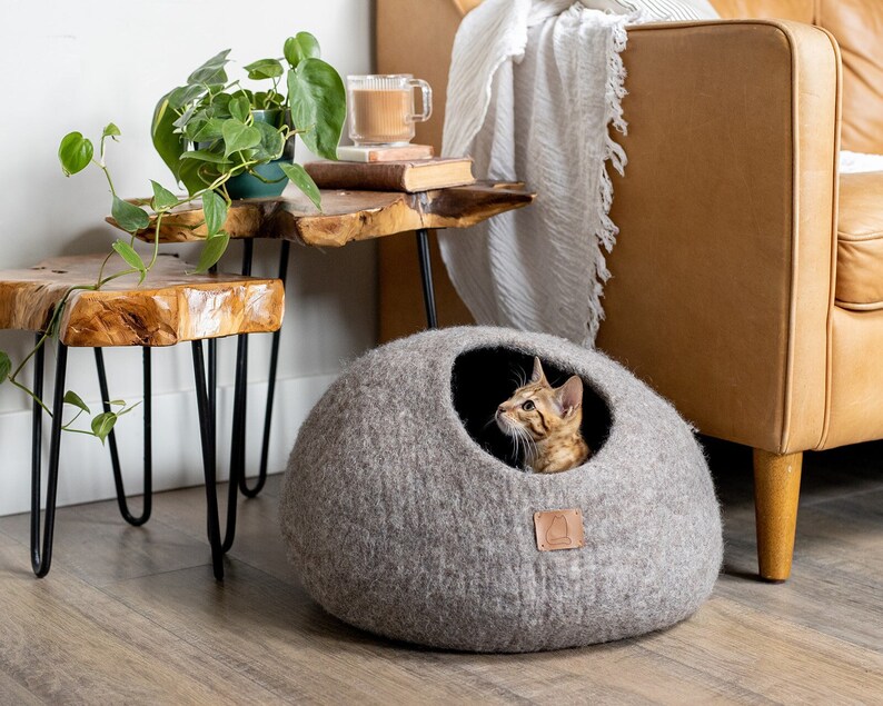 BEST AESTHETIC Cat Bed Natural Organic Merino Felt Wool SOFT, Wholesome, Cute 1 Modern Cat Corner Cave Handmade Round Style Earth Brown