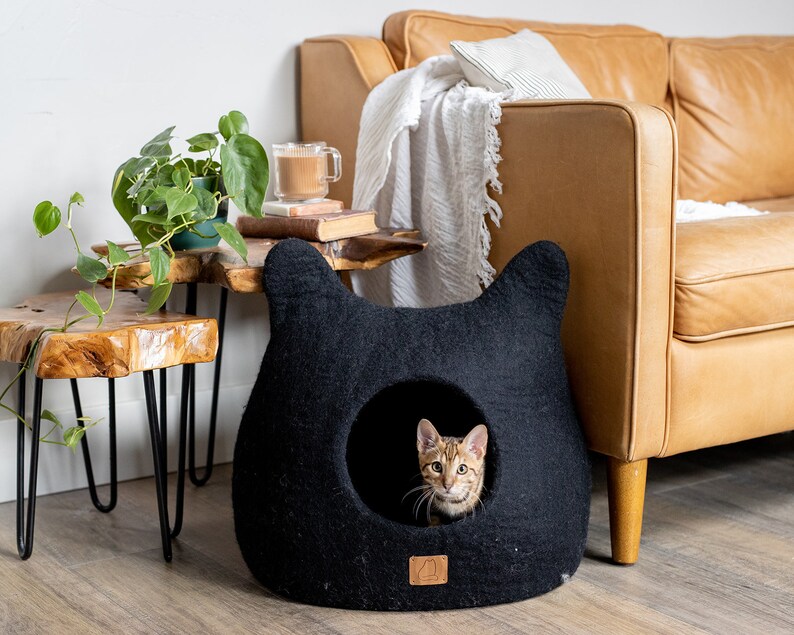 BEST AESTHETIC Cat Bed with Ears Natural Organic Merino Felt Wool SOFT, Wholesome, Cute 1 Modern Cat Corner Cave Handmade and Fun Night Black