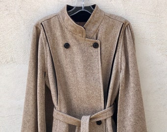 80's//Vintage//Wool Cape//Very Stylin'//Medium Length//Interior Belt//Beige and Dark Brown