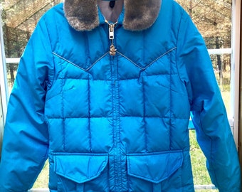 Vintage 1980s//Western Styled//Puffer Jacket//Blue Quilted//Down Filled//Comfy Brand//Womens Size 14//Faux Fur Collar
