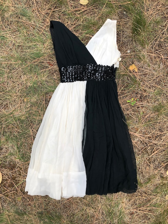 60's Black And White Silk Chiffon Domino Party Pr… - image 6