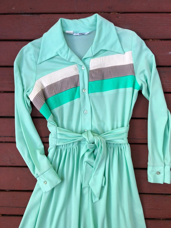 70s Mint Green Poly Sporty Maxi Dress - image 6