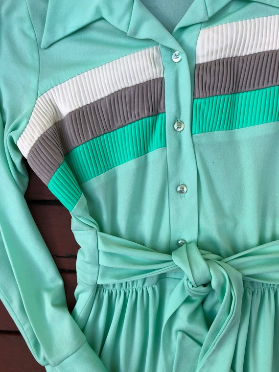 70s Mint Green Poly Sporty Maxi Dress - image 7