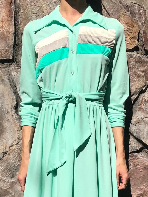 70s Mint Green Poly Sporty Maxi Dress - image 4