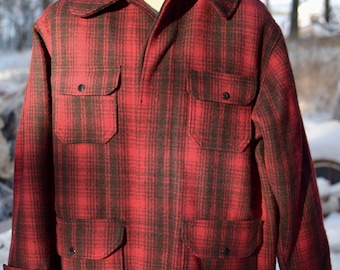 1980s Vintage Woolrich Coat//Quality Warm Winter Gear//Buffalo Plaid//Quilted Lining//Excellent Condition