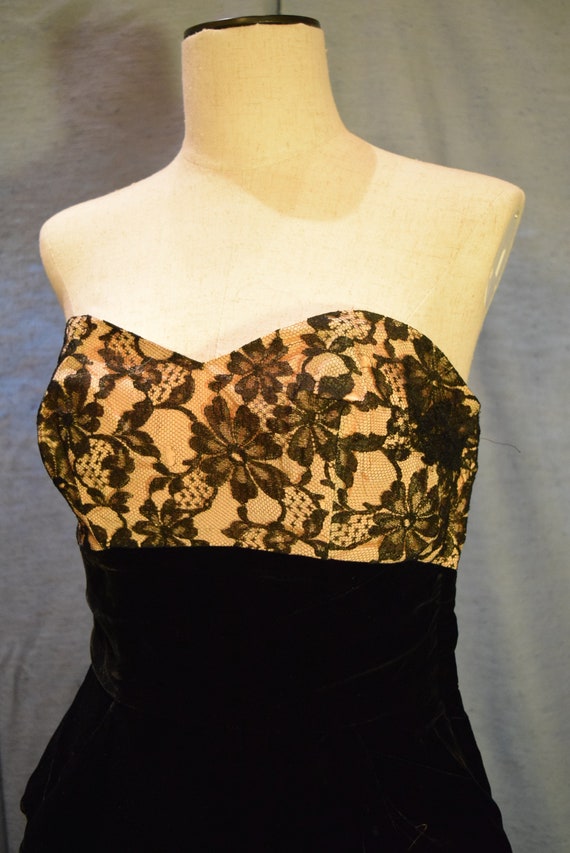 60s Glamorous Strapless Evening Dress Lace and Bla