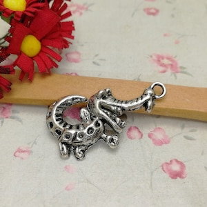 6/20 Pieces Metal crocodile alligator Pendant Necklace Earring Keychain Charm , Handmade Jewelry Finding Antique Bronze Silver Color ZM0013
