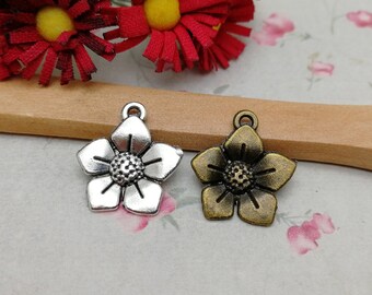 30/100 Piece Metal flower floral blossom Pendant Necklace Earring Keychain Charm Handmade Jewelry Finding Antique Bronze Silver Color ZM0303