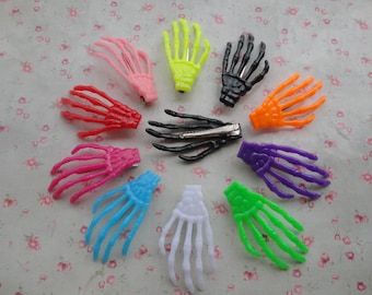 2/10/50 pieces plastic Halloween skeleton hand alligator hair clip accessory head barrette clip headband , black white mix color , ZH0085