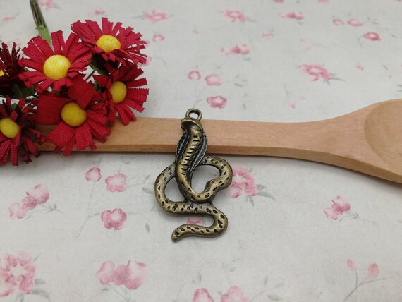 10pcs Charms Snake Medical Mark V Tibetan Silver Beads Pendants DIY 10*21mm 