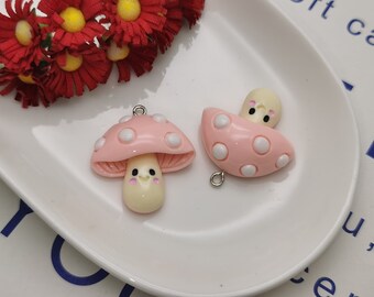 6/20 Pieces Plastic Mushroom Toadstool Pendant Charm Resin