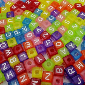 100 piezas 10 mm plástico mezcla color cuadrado cubo cuenta alfabeto letra cuenta, resina hecha a mano joyería artesanal DIY encontrar accesorio encanto, ZP0109