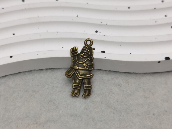 6/20 Piece Metal Father Christmas Santa Claus Pendant
