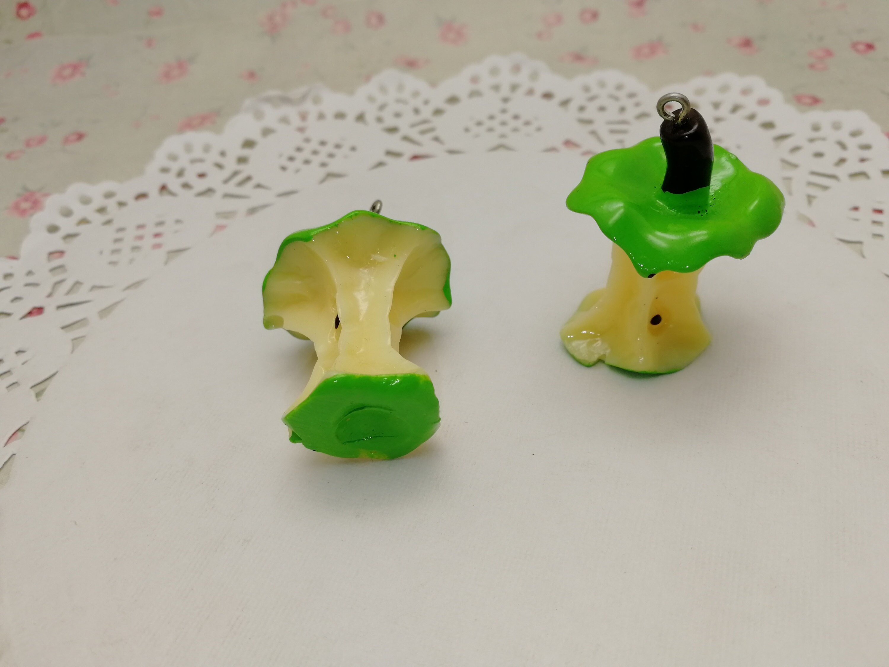 アクセサリー Apples Big Shining Apple Brooches Pins 2-color Rhinestone Beautiful