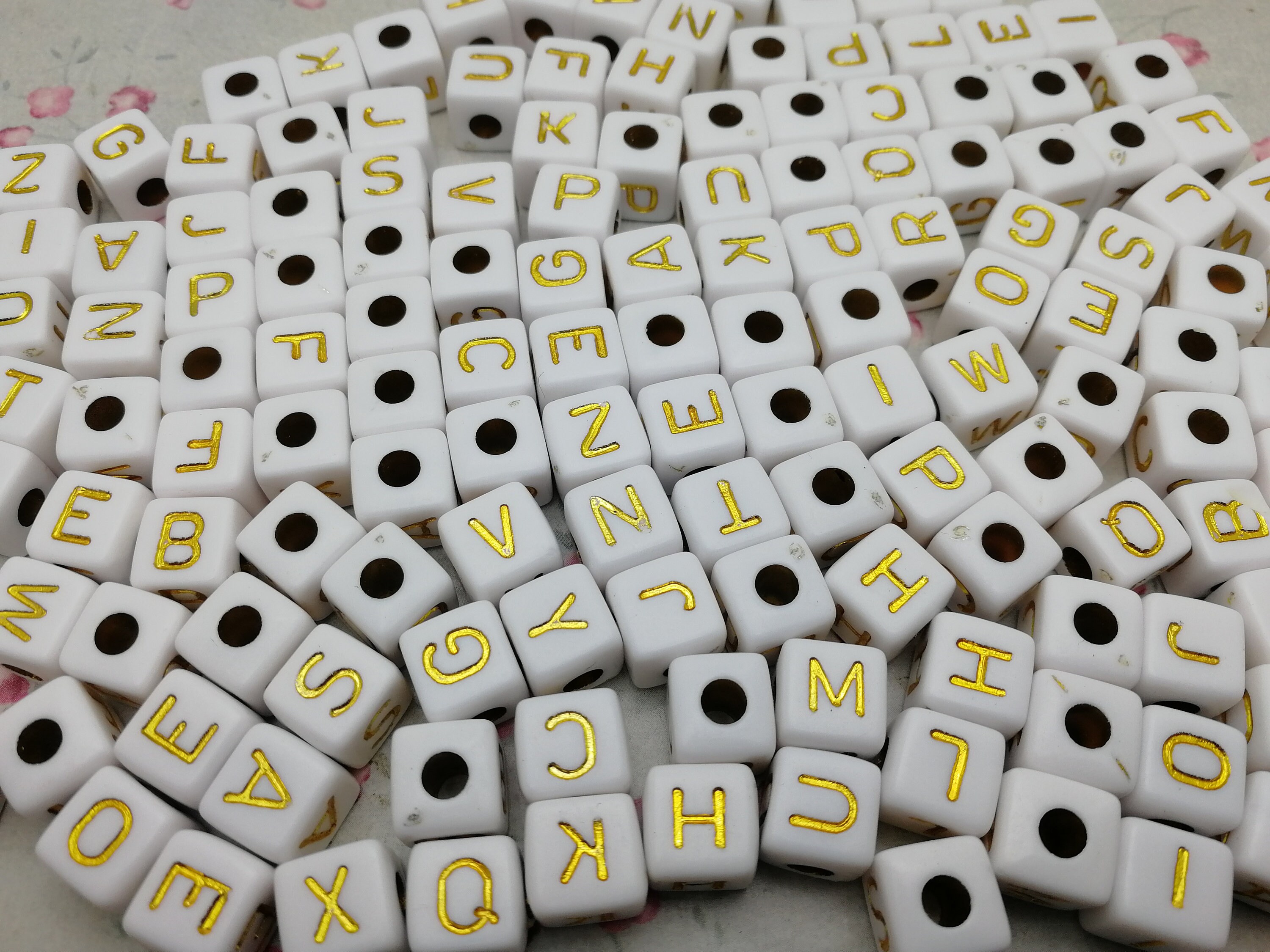 Cube White with Black Single Numbers Beads 10*10mm 550pcs Square