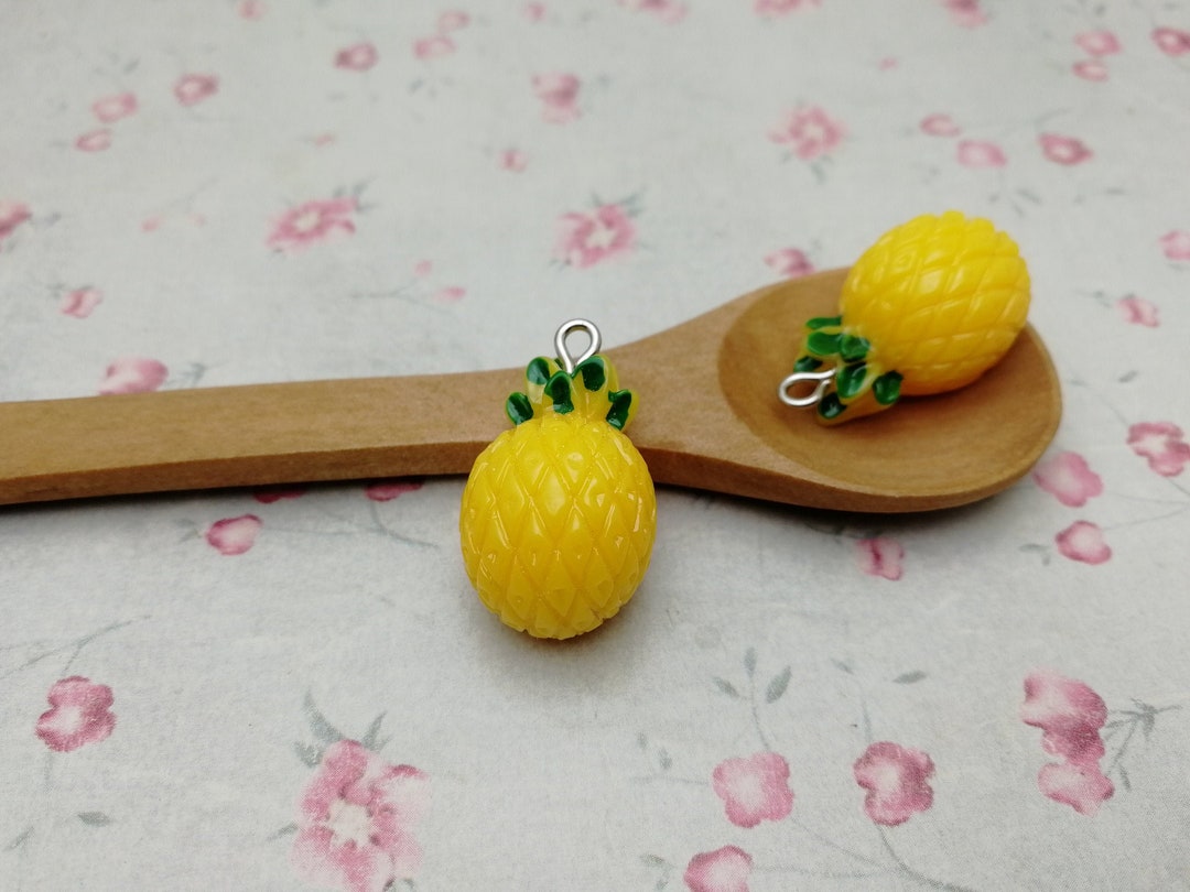 6/20 Pieces Plastic Pineapple Fruit Pendant Charm , Resin