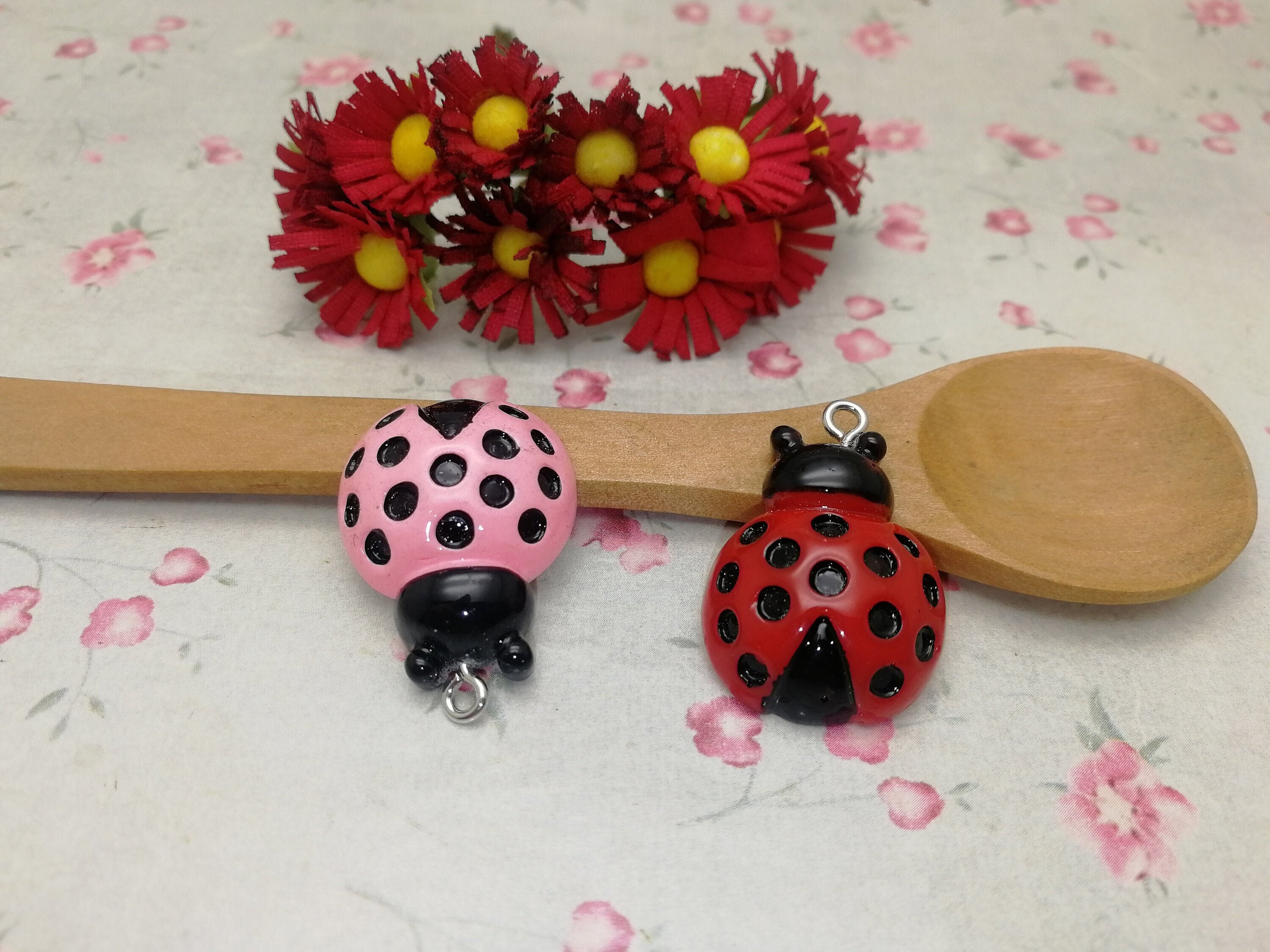 6/20 Pieces Plastic Ladybug Insect Pendant Charm , Resin Handmade
