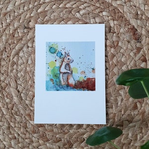 Aquarelle de carte de voeux d'écureuil avec du papier de livre vintage. Peinture carte postale animal sauvage de la forêt pour le soutien, le deuil, les condoléances, toutes les occasions