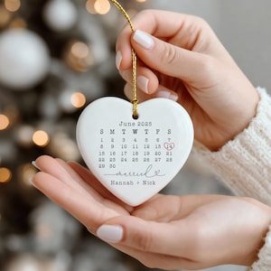 Custom Wedding Date Ornament – Personalized Calendar Gift – First Christmas Married Keepsake – Engagement or Anniversary Gift afbeelding 4